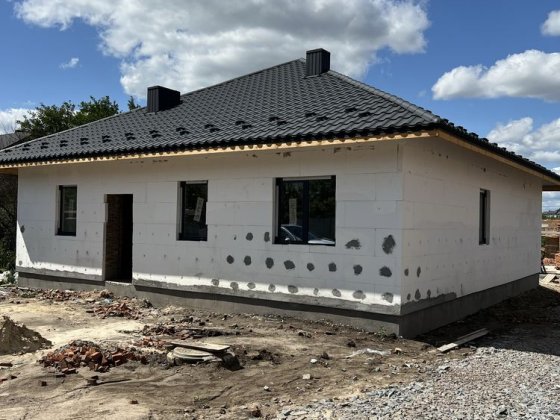 Продаж сучасного одноповерхового будинку в хорошому районі Рівного. Ровно