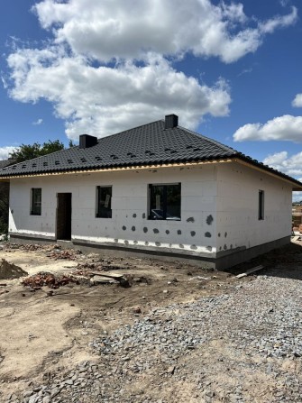 Продаж сучасного одноповерхового будинку в хорошому районі Рівного. - фото 1