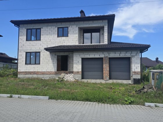 Продаж будинку вечірньому  масиві "Розсошанський