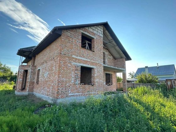 35875 Продаж двоповерхового будинку в районі Дубове