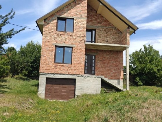 Продам недобудований особняк Чернівці