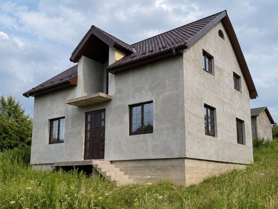 Продаж якісного будинку в р-ні Кемпінгу ділянка 8 сотих Чернівці