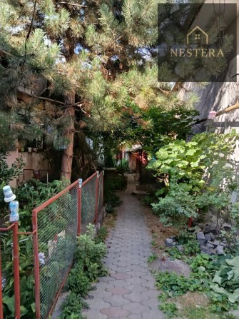 Продається будинок у центральній частині міста - фото 1