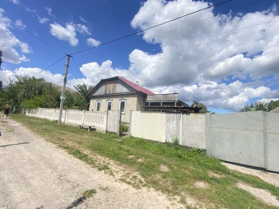 Продаж окремого цегляного будинку в Києнці – 85 м², 20 соток приватизованої землі! Чернігів