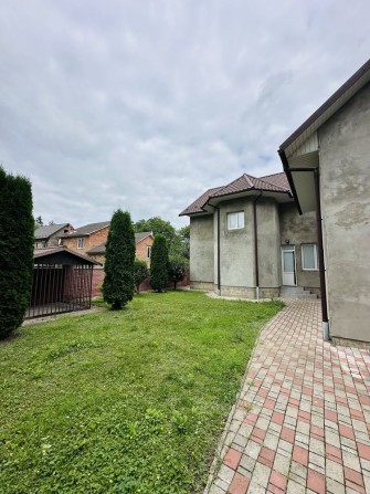 Продаж готового двоповерхового будинку з гаражем та приватизованою зем ділянкою - фото 1
