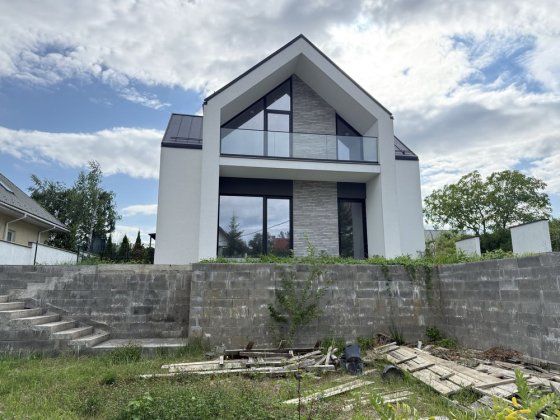 Продаж сучасного котеджа Ужгород