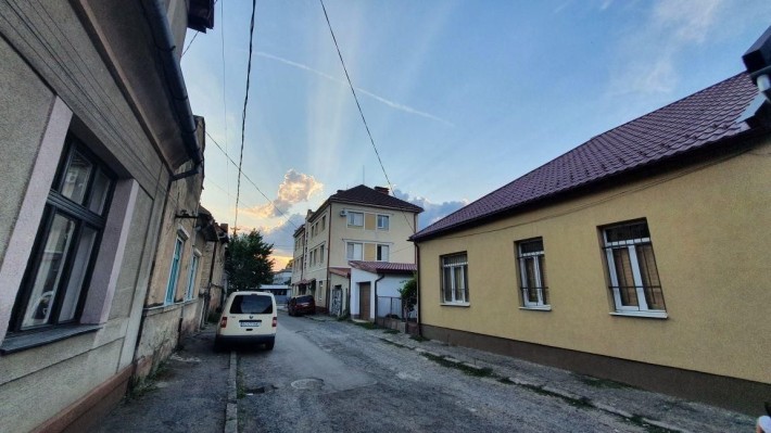 Продам часть дома Ужгород, Чернишевського вул. - фото 1