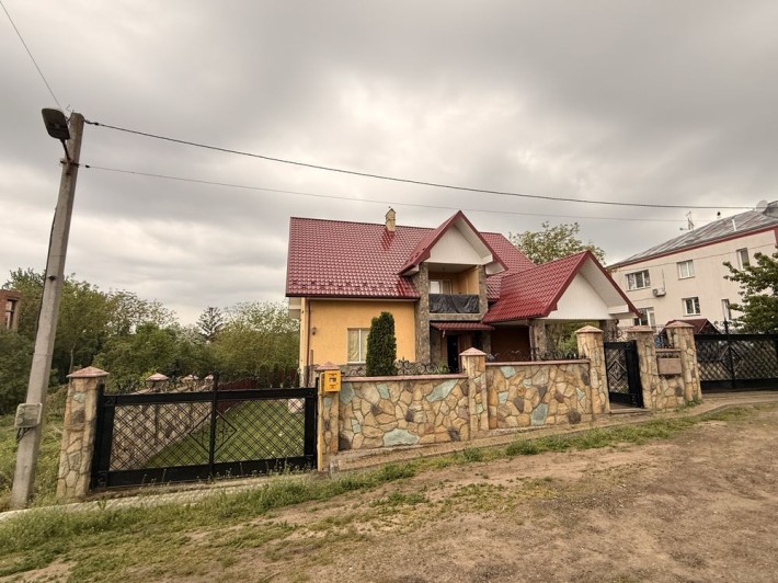 Продам будинок в місті 300 м2/8 соток - фото 1