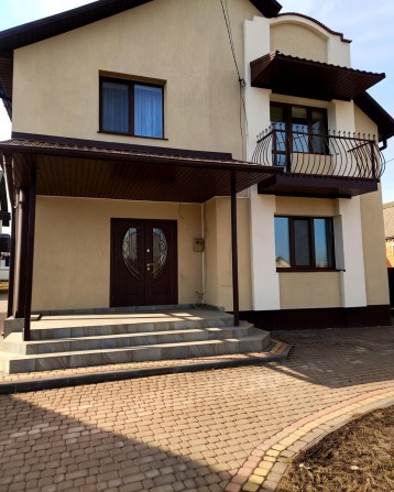 Продається шикарний 4 кімнатний Будинок по Вулиці Миргородського. - фото 1