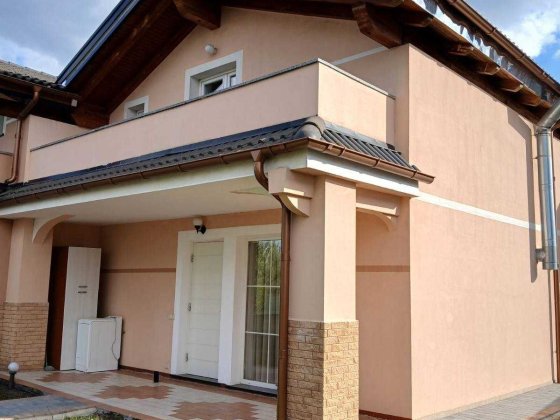 У продажу якісно побудований таунхаус в італійському стилі. Вінниця