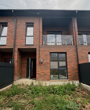 Продам Таун з Центральними Комунікаціями в Місті! - фото 1