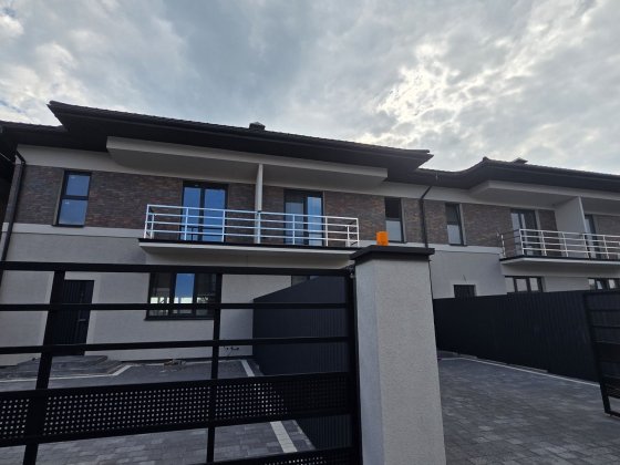 Акція! Продам  танхаус 145кв ціна 126000₴ Ужгород