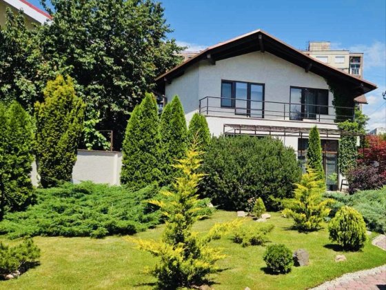 Два будинки в ідеальній локації Ужгород