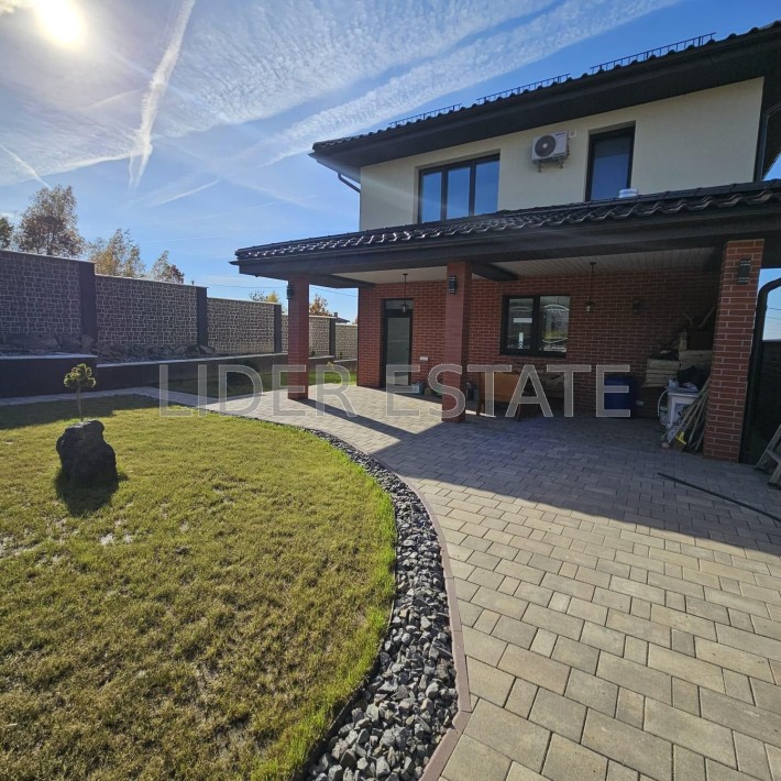 Продам будинок в Ужгороді: 5 кімнат, 180 м², 7 соток земельної ділянки. - фото 1