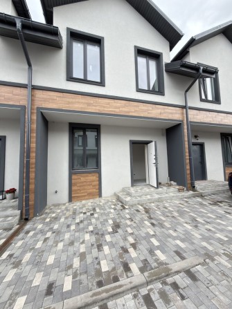 Продаж таунхауса  120 м2 Софіївська Борщагівка | 500 м до Києва | Газ | Центральні комунікації | Без - фото 1