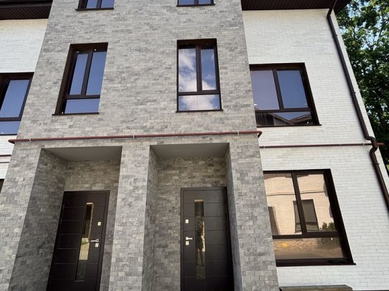 Продаж танхауса в Петропавлівській Борщагівці