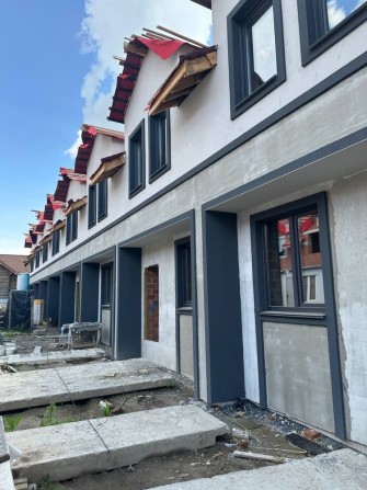 Продам Таунхаус вул. Микільська Софіївська Борщагівка 500 м. До Києва - фото 1