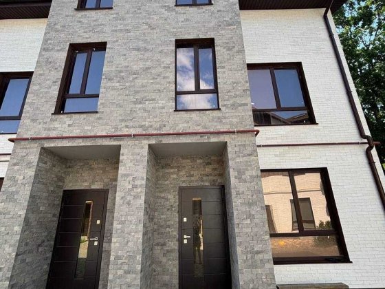 Продам таунхаус у Петропавлівській Борщагівці без комісії