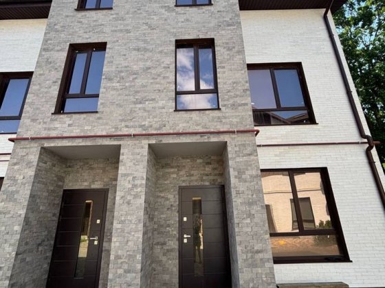 Продаж Таунхауса в Петропавлівській Борщагівці.