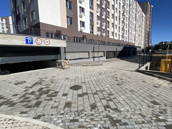 Паркомісце в оренду Ровно