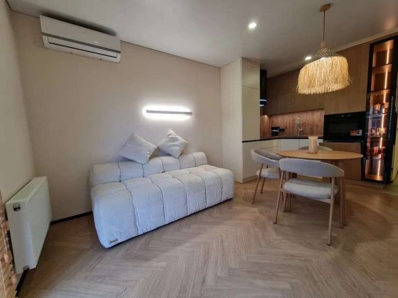 Продаж 1-к квартири вул. Михайла Максимовича 24