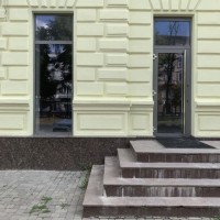 Нове Яворницького 105 Червона лінія, зі своїм входом Днепр