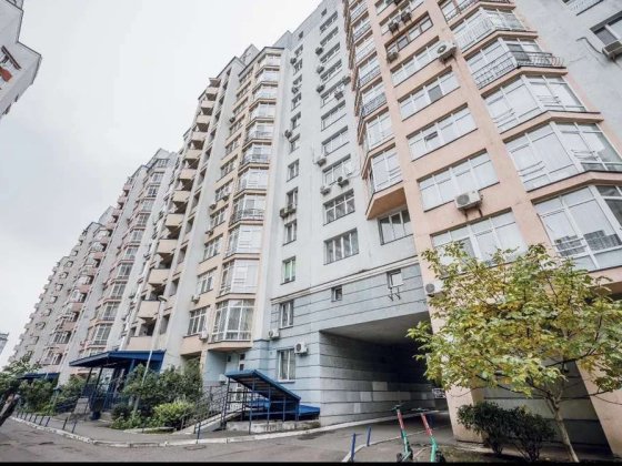 Продаж 3-к квартири вул. Юлії Здановської 60а Київ
