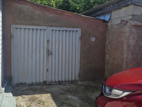 Гараж з документами на землю Звягель