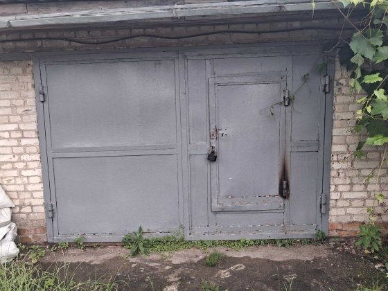 Продам гараж ,депутатская левая сторона Шостка