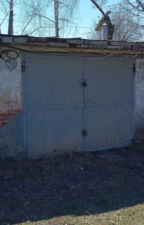 Продається  гараж із авто ГАЗ-24 «Волга» (1984 р.) всередині - фото 1