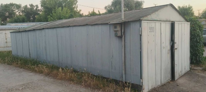 Продам місце під забудову з металевим гаражем (елінгом) та із зоною відпочинку на човновій станції - фото 1