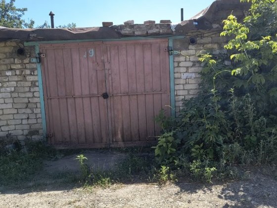 Продам гараж 6,8 на 3,8 метрів з погрібом Тернівка