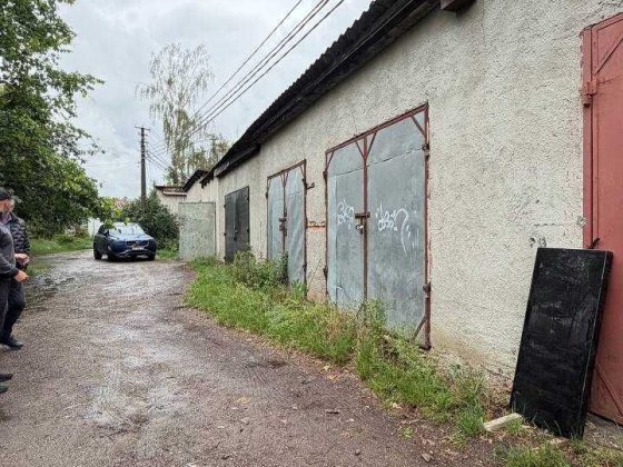Гараж 6, площею 24,7 кв.м.  Івано-Франківська обл. с-ще Богородчани