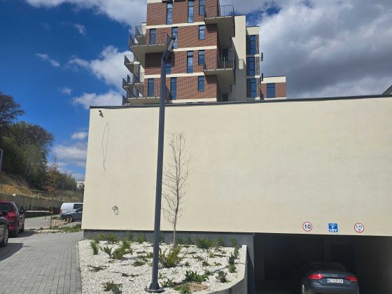 Паркомісце у м Винники Винники