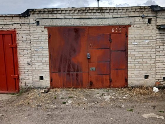 Продається цегляний гараж з підвалом в кооперативі "Авіатор" Луцк