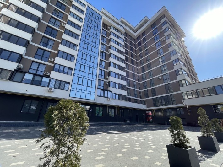Продаж паркомісця вул. Миру 4В - фото 1