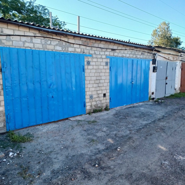 Продаеться  капітальний  двійний гараж на 2 авто з високим підвалом на весь гараж. - фото 1