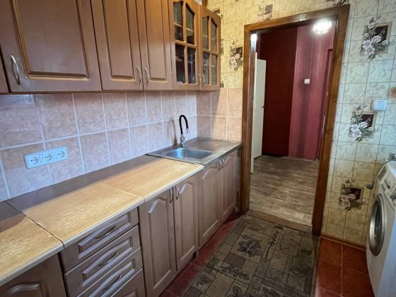 Здам  частину  будинку  в зручному районі міста з зручностями. 3 кімнати.йон Бердичів