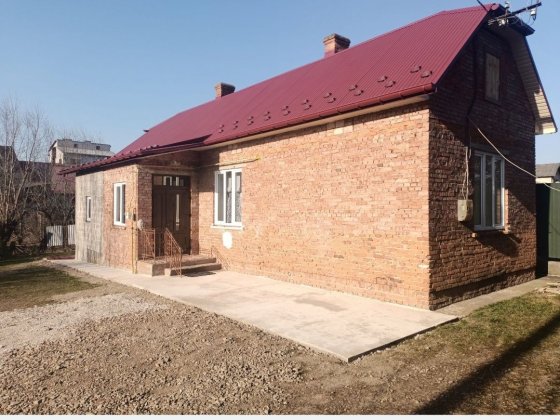 Здається в центрі міста Самбір котедж у довгострокову оренду Самбор