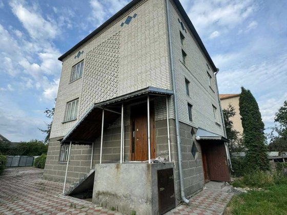 будинок м. Жовква Жолква