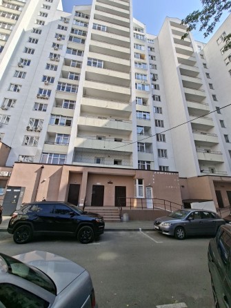 Велика однокімнатна квартира  в центрі  Вишгорода - фото 1
