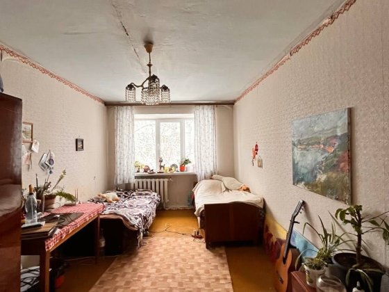 Підселення до дівчини, ЦЕНТР, біля сільпо, газова колонка є Кам'янець-Подільський