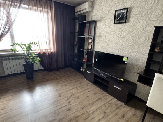 Здається  2 кімнатна квартира в центрі міста Коростень