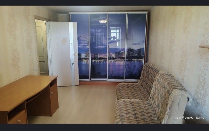 Сдам 1 комнатную квартиру на длительный й срок - фото 1