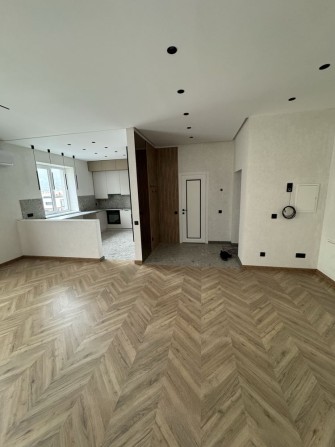 оренда автономної трикімнатної квартири! батерка 5,5?кв і вода 500 л! перше заселення - фото 1