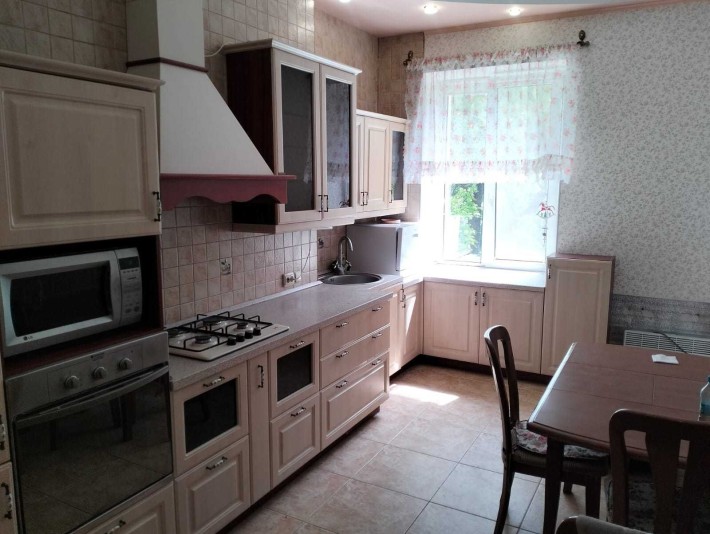 Оренда 3х кімнатна квартира в центрі - фото 1