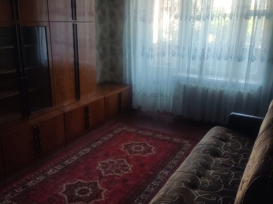 Здам в аренду 3 кімнатну квартиру на 2 поверсі 5ти поверхового будинку з індивідуальним опаленням в  Прилуки