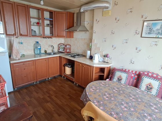 Аренда 4 ком.кв.ул.Дворцовая 38 в Центре Краматорск