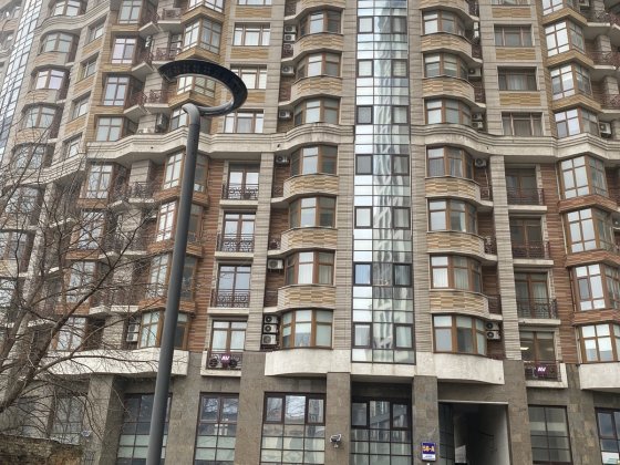 Продається велика 4-к.квартира в центрі Києва вул.Б.Хмельницького 58а Киев