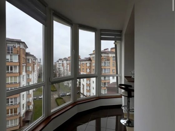 Оренда дворівневого пентхауса у ЖК Калинова Слобода | Двірська | з панорамними видами, каміном і вла Крихівці